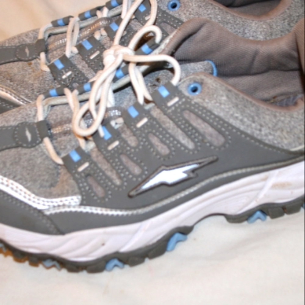 Women's shoes